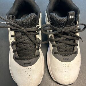 Boys Youth Black/White Under Armour Shoes - Size 5